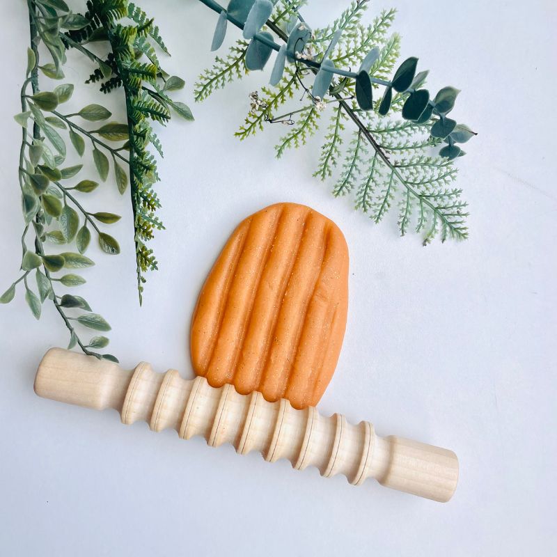 Curiosity Corner Lined Wooden Rolling Pin